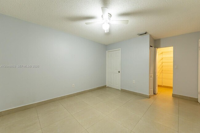 Building Photo - 2610 W 65th St