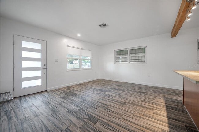 Building Photo - 3811 44th Ave N