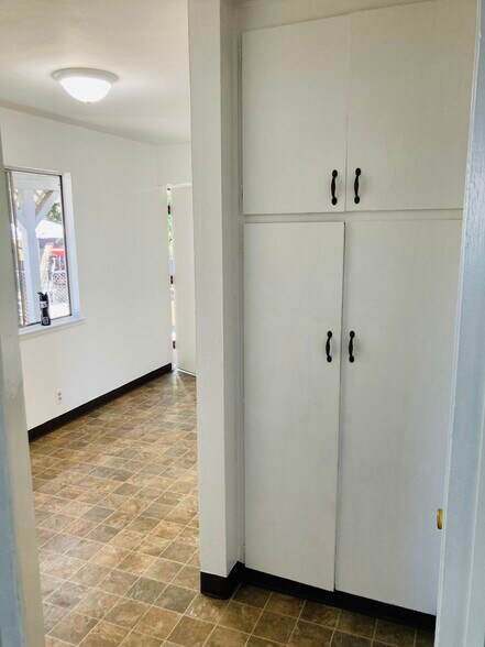 Building Photo - 141 N 33rd St