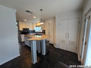 Building Photo - 9139 Mirecourt