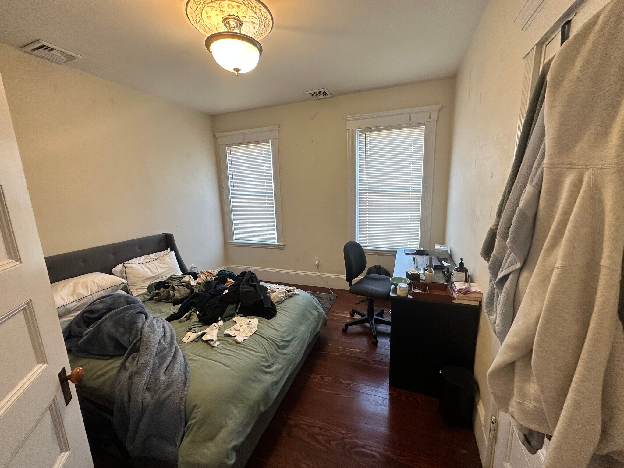 Building Photo - 6 Oswald St