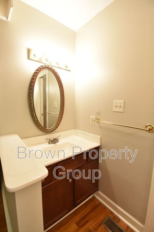 Building Photo - 5115 Lake Valley Dr