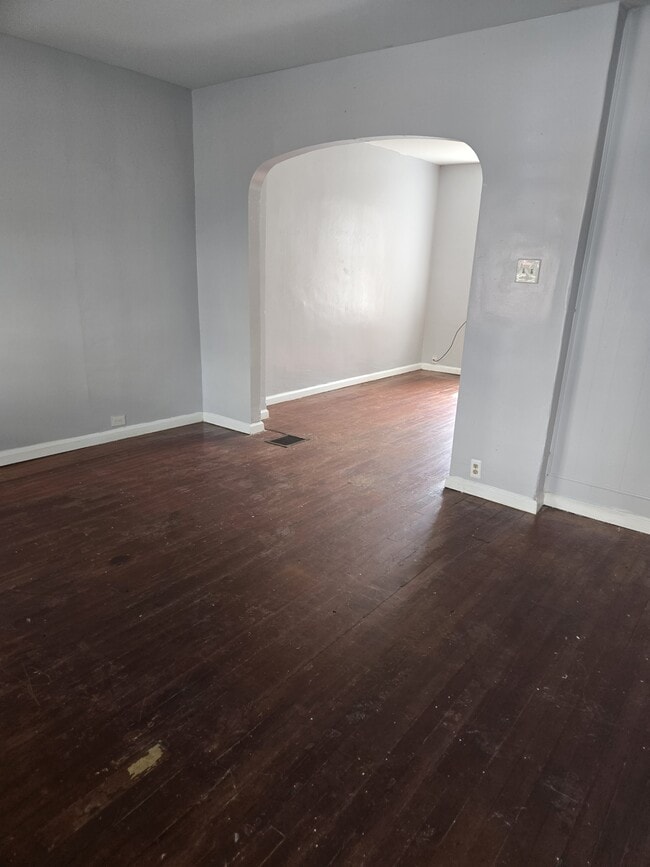 Building Photo - 6532 Saybrook Ave