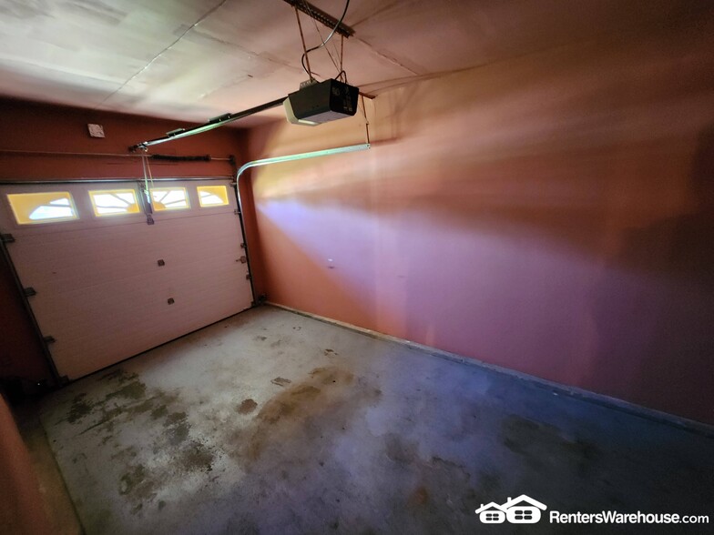 Building Photo - 3125 Brookshire Dr