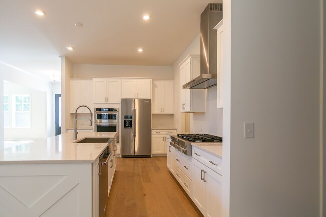 Building Photo - Stunning home in The Parks at Meadowview!