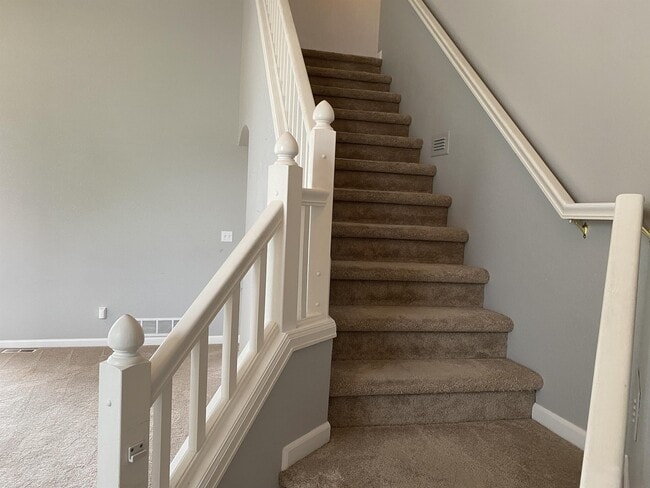 Building Photo - 11960 Meadowood Ln