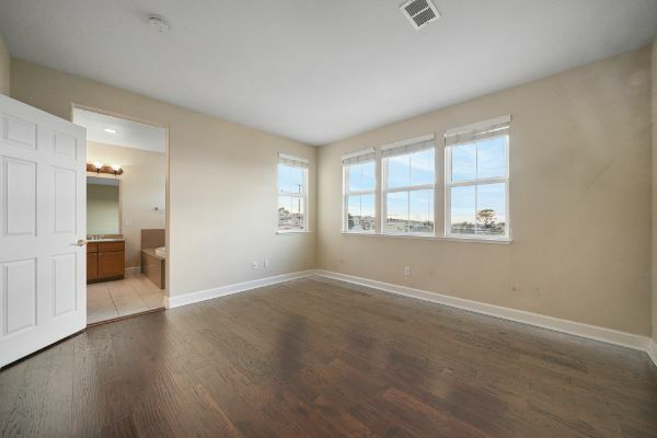 Building Photo - 1706 20th Ave