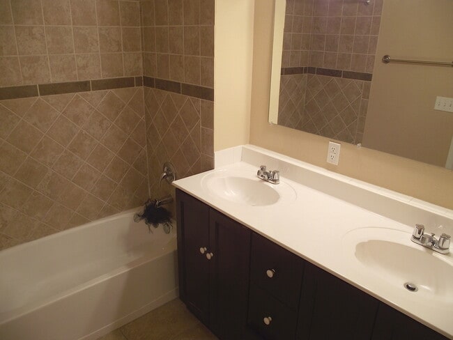 Building Photo - Northeast El Paso 3 Bed Refrig A/C w/Mount...