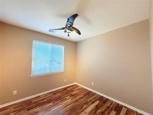 Building Photo - 3927 Blue Monster Cove