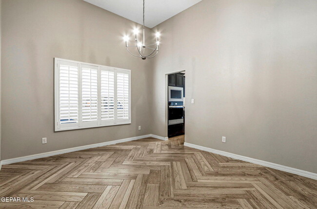 Building Photo - 925 Louisiana Downs Ave