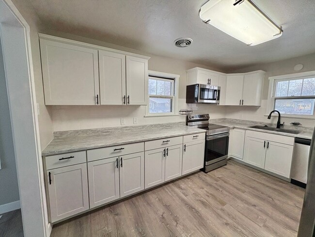 Building Photo - 2 bedroom home for rent