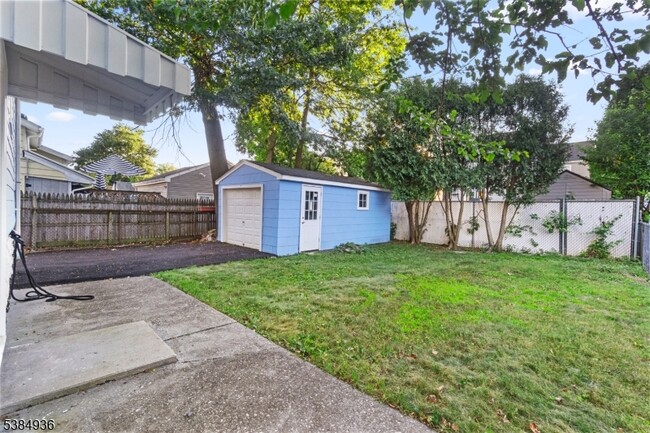 Building Photo - 29 Ligham St