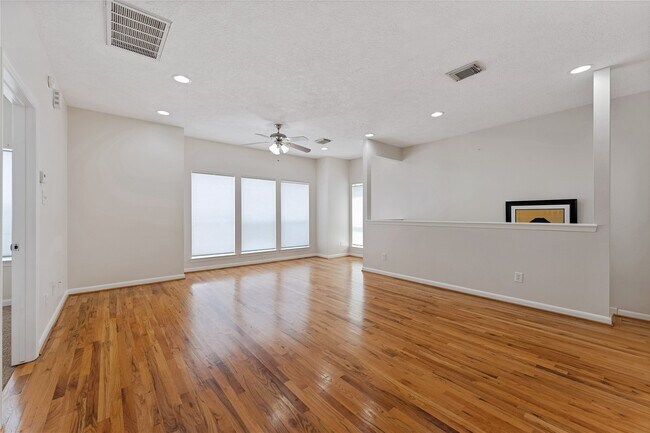 Building Photo - 1819 Branard St