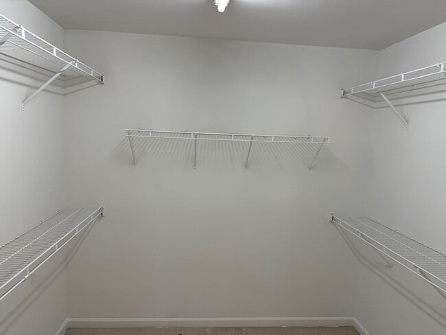 Building Photo - Beautiful Ballantyne townhome in a great L...