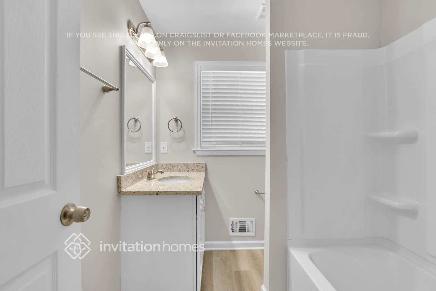 Building Photo - 2875 Laurel Ln