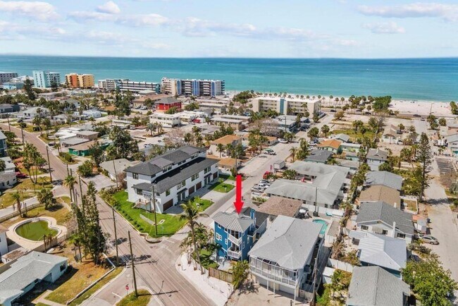 Building Photo - 14500 N Bayshore Dr