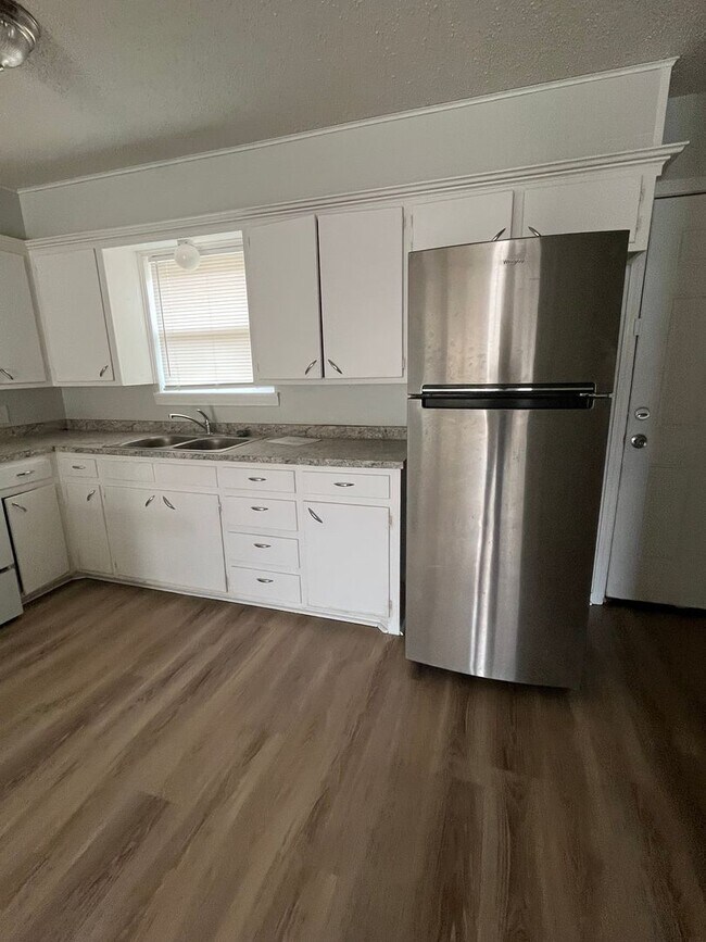 Building Photo - 1618 58th St