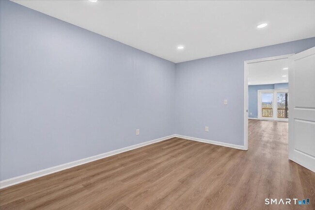 Building Photo - 675 Townsend Ave