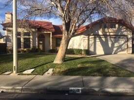 Building Photo - 1015 Angela Ct