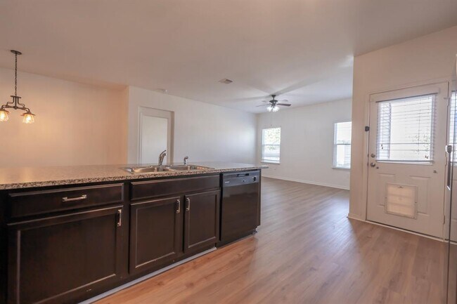 Building Photo - 1407 Brashear Ct