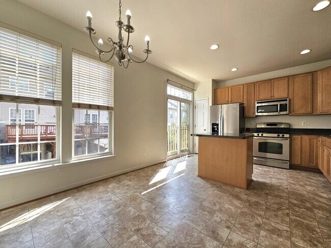 Building Photo - 15328 Elizabeth Burbage Loop