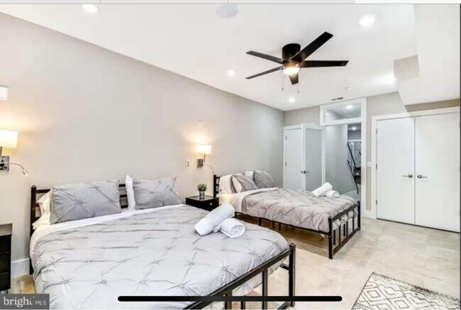 Building Photo - 2309 Dickinson St