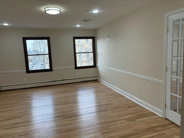 Building Photo - 260 Broadway