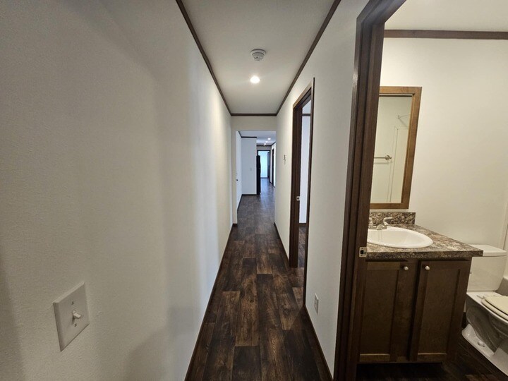 Building Photo - 36 Meggan Dr
