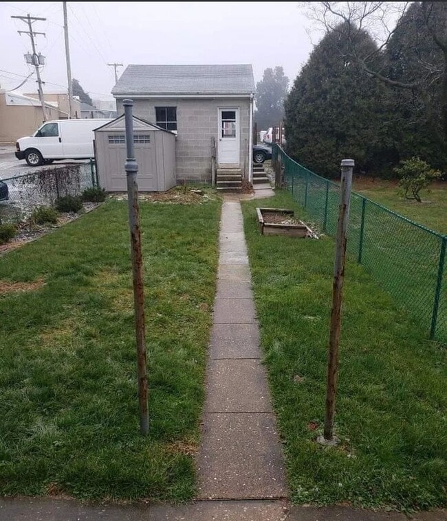 Building Photo - Dallastown School! 3 Bed, 1 Bath Home with Fenced in Yard!