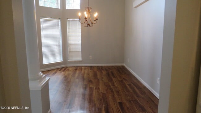 Building Photo - 3726 Bedford Dr