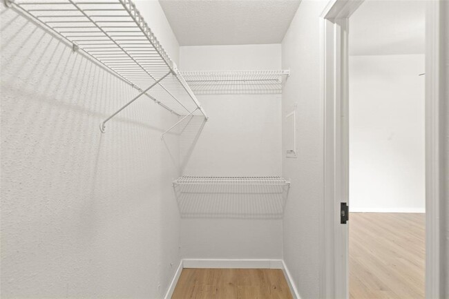 Building Photo - 5711 Sugar Hill Dr