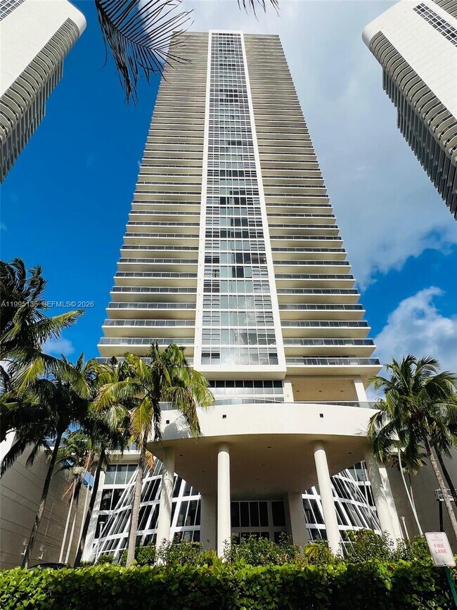 Building Photo - 1830 S Ocean Dr