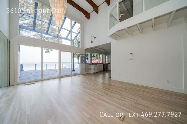 Building Photo - 3610 Lakeside Dr