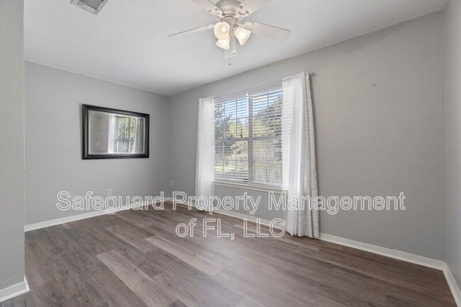 Building Photo - 3893 Paradise Bay Dr