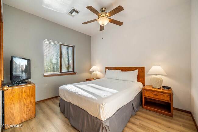 Building Photo - 5829 Buck Springs Rd