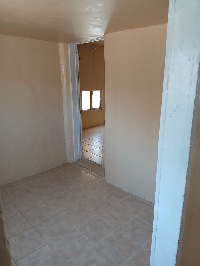 Building Photo - AUGUSTINE