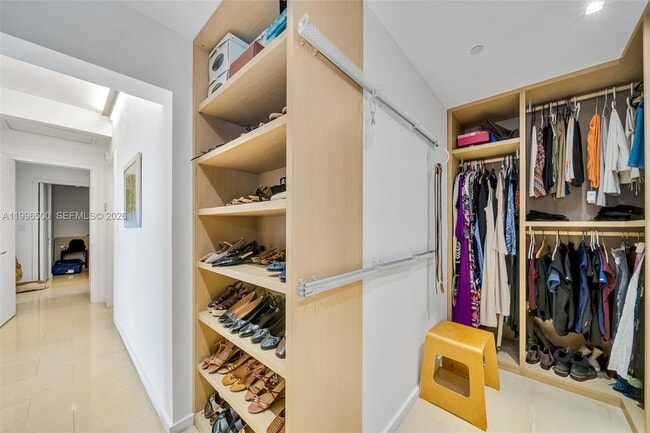 Building Photo - 151 Crandon Blvd