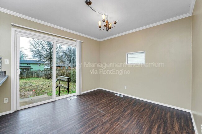 Building Photo - 603 E Greenwood St