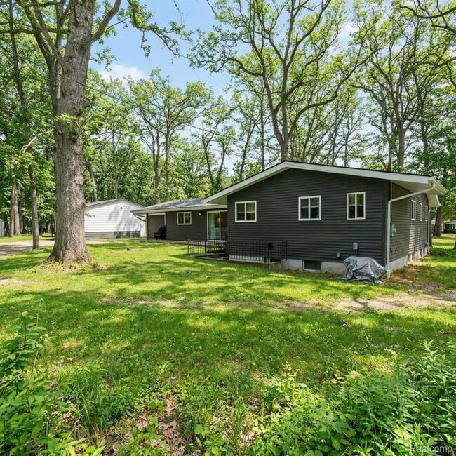 Building Photo - 2566 Harrington Rd