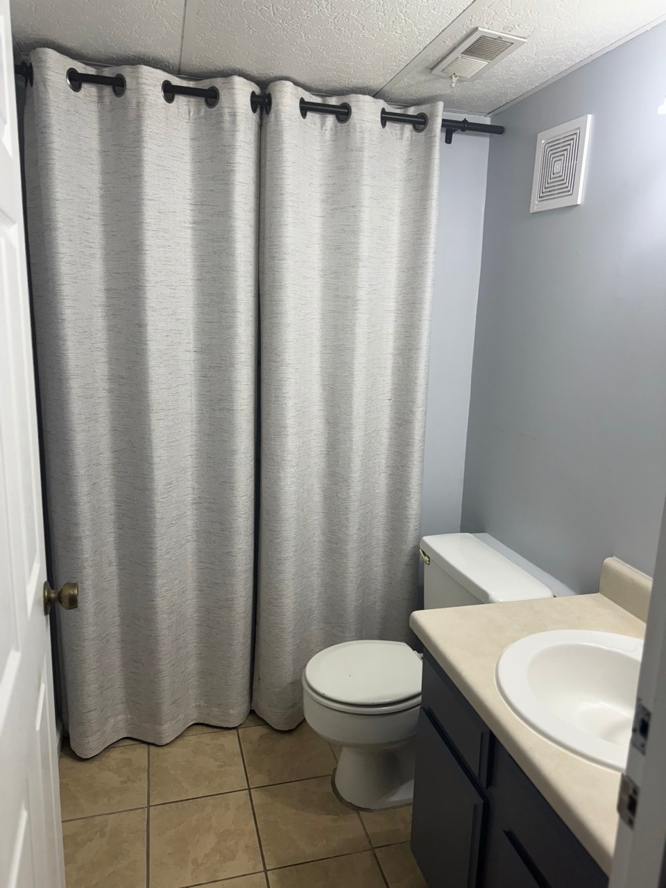 half bath mail level - 3983 N Quail Ln