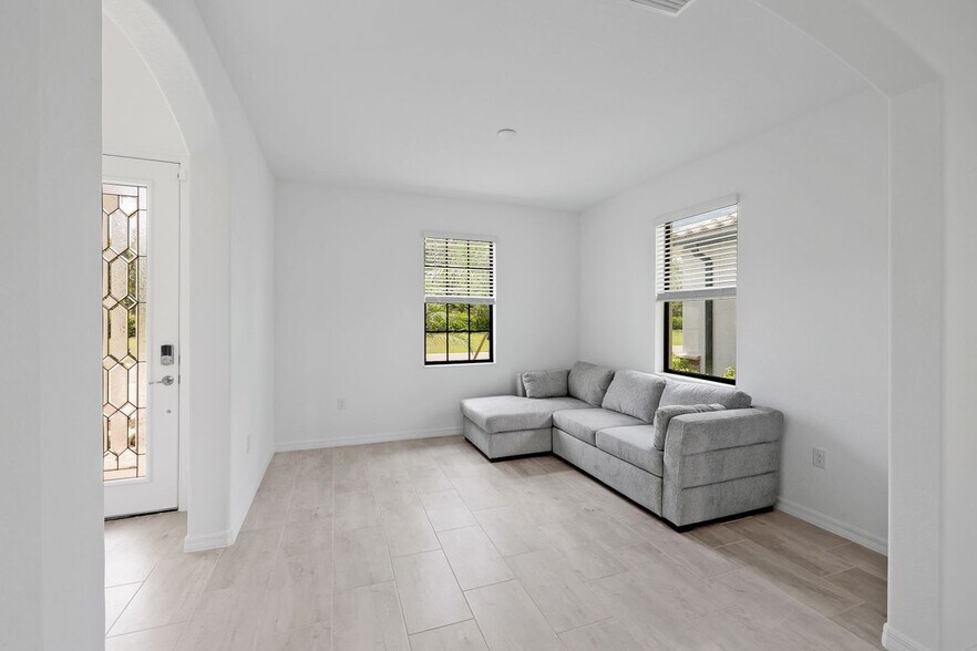 Building Photo - 11305 Shady Blossom Dr