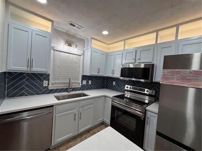 Building Photo - 3546 Mulberry Way