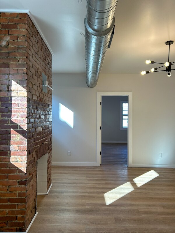 Building Photo - 3206 Dobson St