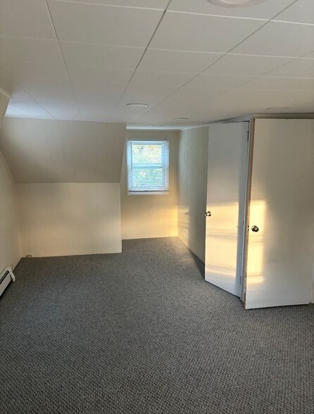 Building Photo - 68 Winges Ave