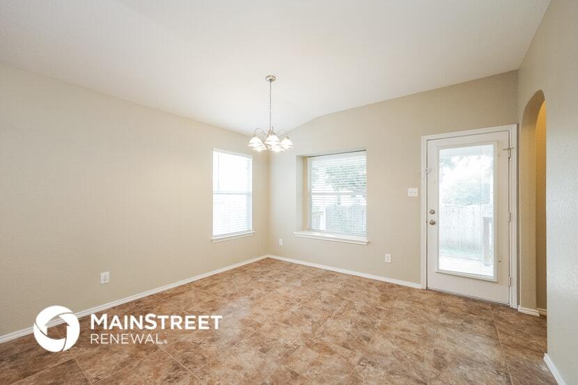 Building Photo - 10211 Round Rock Way