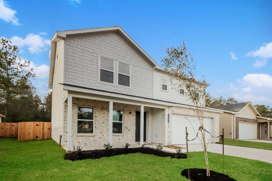 Building Photo - 15754 Del Norte Dr