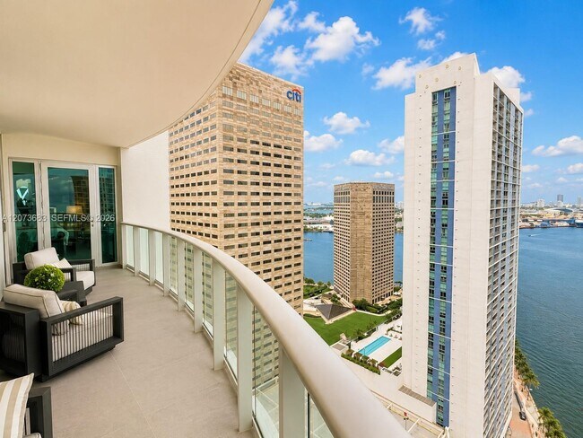 Building Photo - 300 S Biscayne Blvd