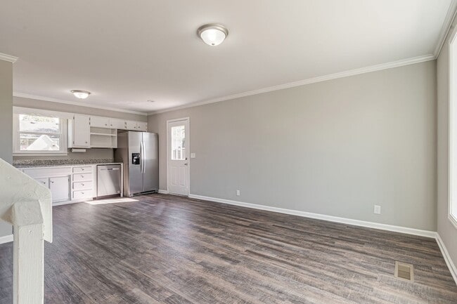 Building Photo - 1311 Mini Ct N