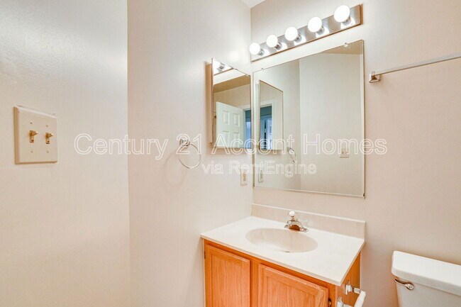 Building Photo - 6008 Keble Dr