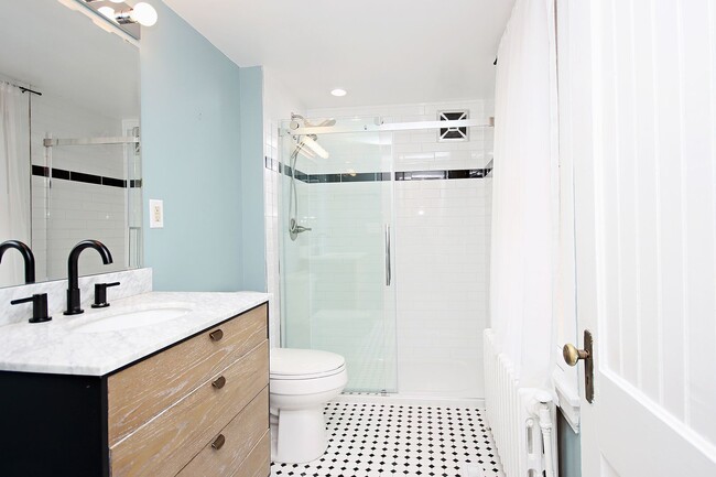 Building Photo - Charming Dog-Friendly Downtown Home Near UVA Medical Center